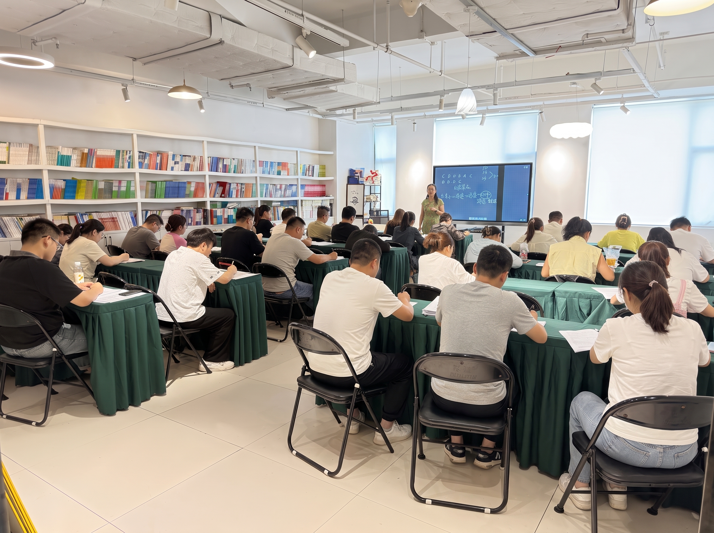 金秋启学，蓄力备考｜常州慧迪教育2026高升专考前辅导班（武进万达校区）顺利开班