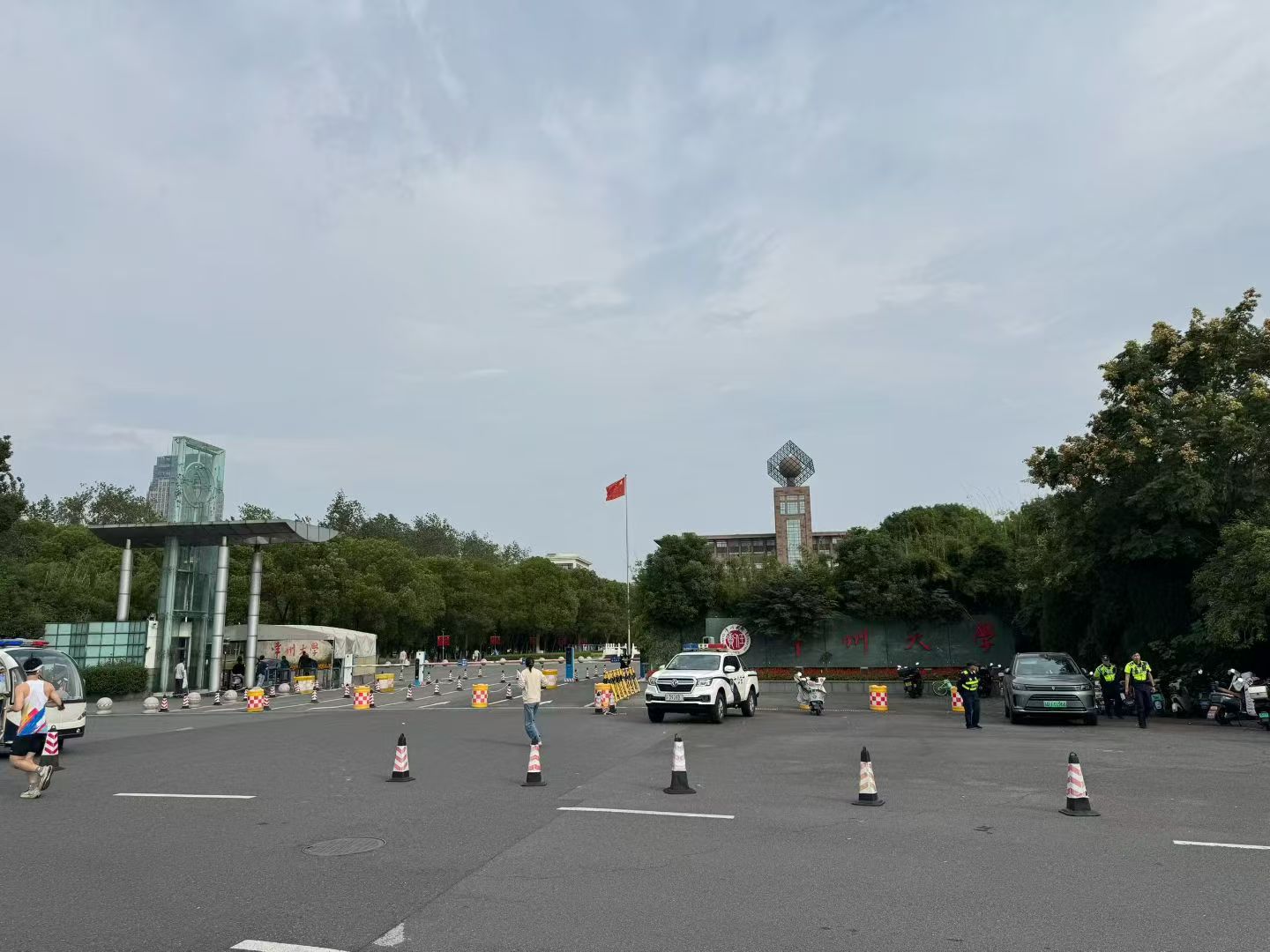 暖心护航，助力圆梦｜常州慧迪教育教职员工奔赴各成考考点，为学员送考